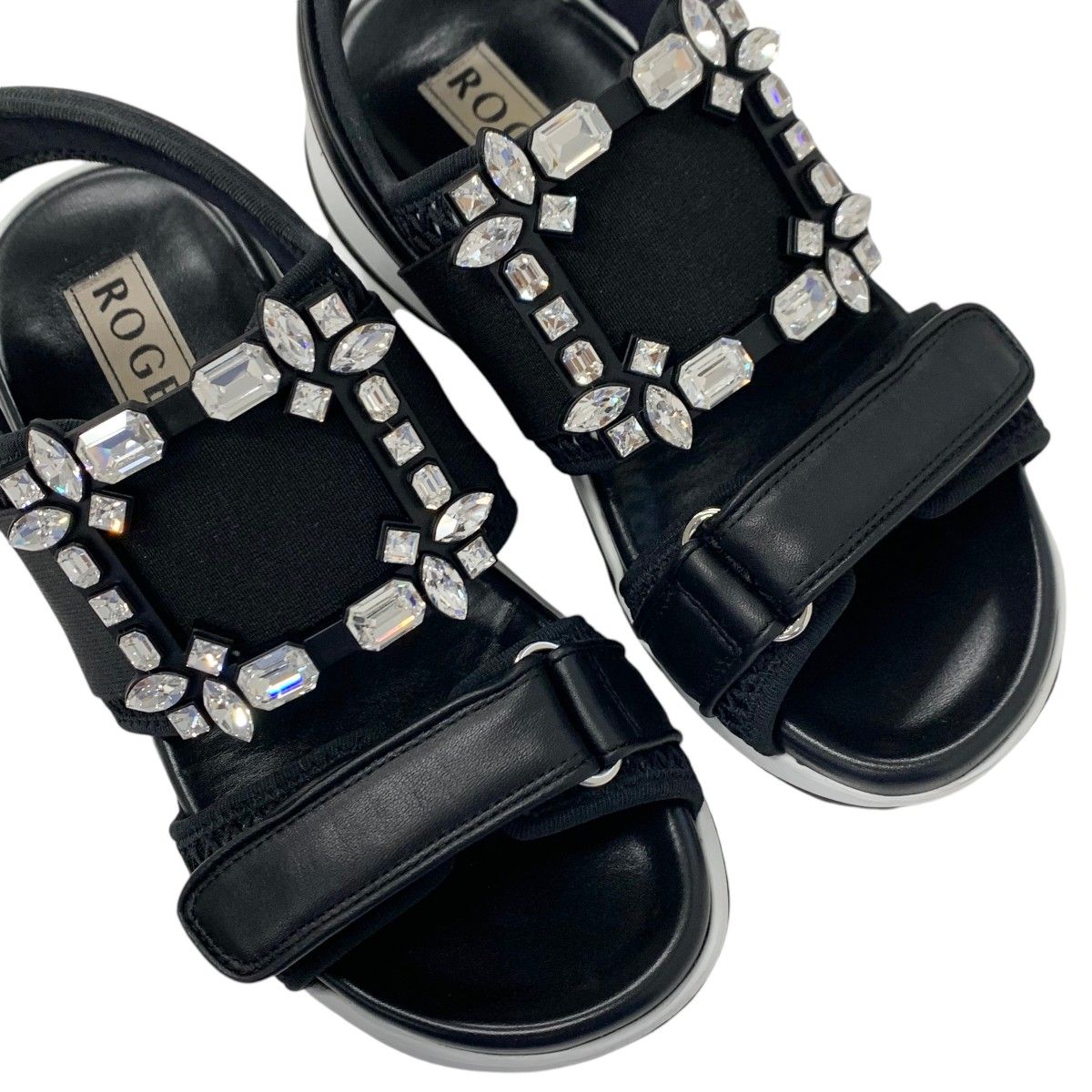 ロジェヴィヴィエ レザー ストラスバックル ビジュー サンダル