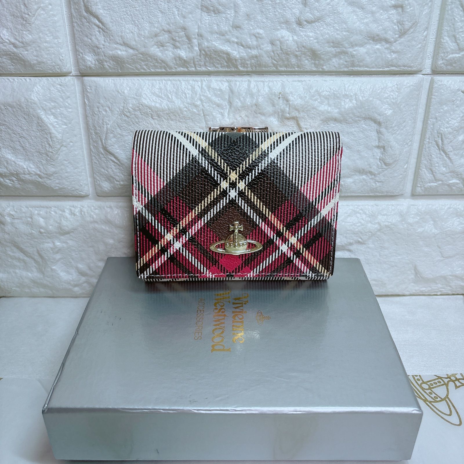 ショッパー付き◇新品】可愛い ヴィヴィアン・ウエストウッド 三