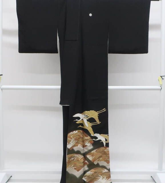 作家物 黒留袖 羽ばたく鶴 金駒刺繍 裄69 着物 正絹 五つ紋 RK-3575 一輝堂】リサイクル着物 黒留袖 五つ紋 金駒刺_ 比翼仕立て 鶴