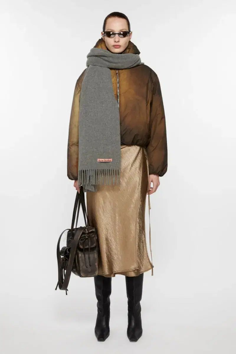 即日発送 Acne Studios濃い灰色 のウールのスカーフフリンジ 三越伊勢丹 | Acne Studios/アクネ ストゥディオズ_Men通販