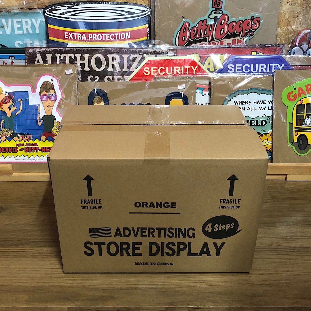 IN-N-OUT アドバタイジング ストア ディスプレイ 4段