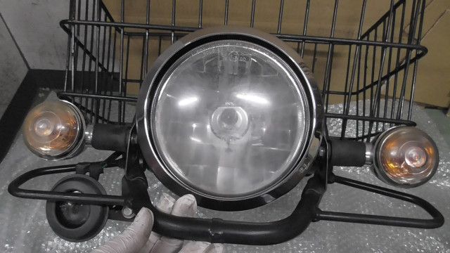 カブ50 プロ AA04の フロントキャリア ライト 1758763407 WWW_SUPERTOOLSSHOP_NL