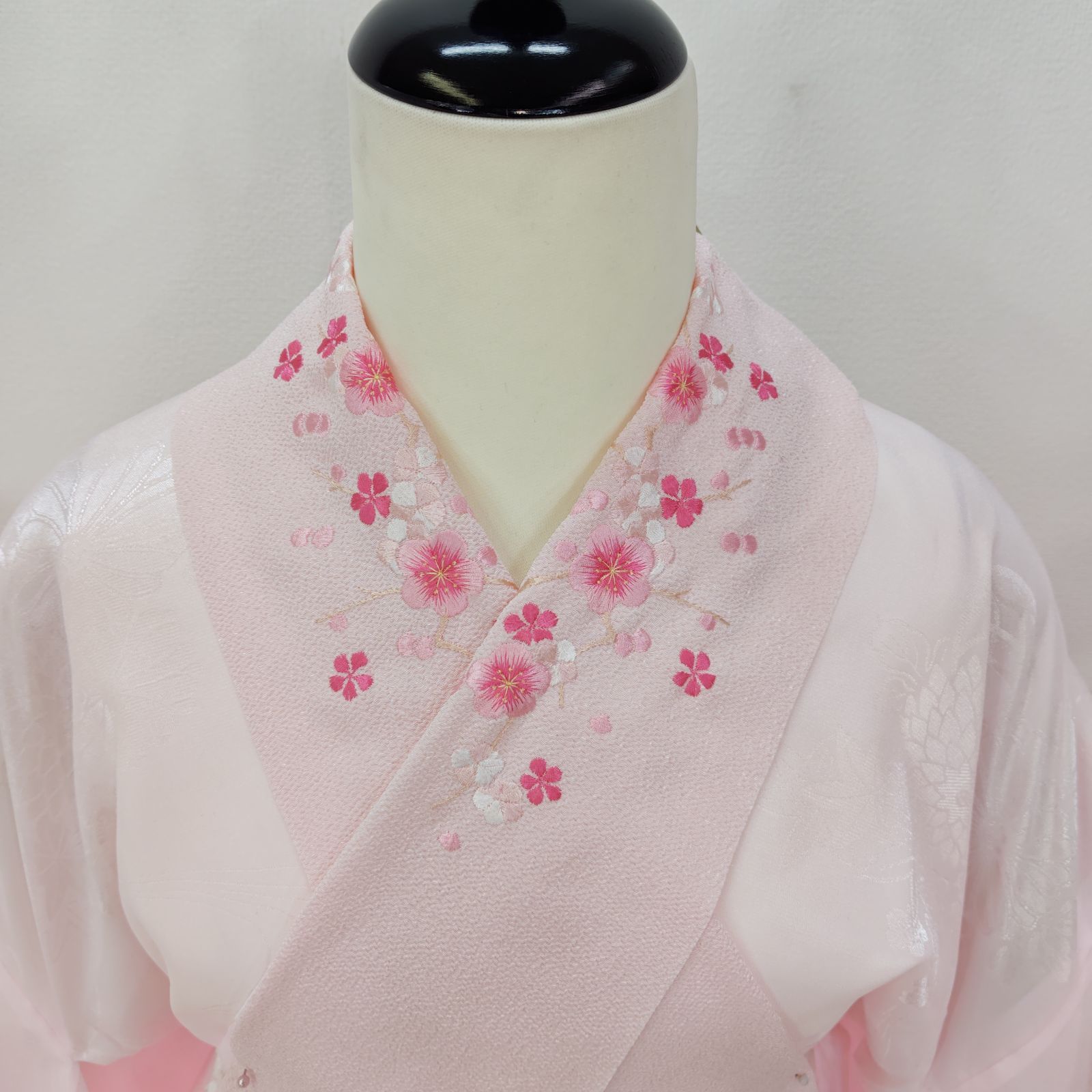 新品 お振袖用長襦袢 ピンク刺繍半衿 お仕立てセット 衿芯つき 