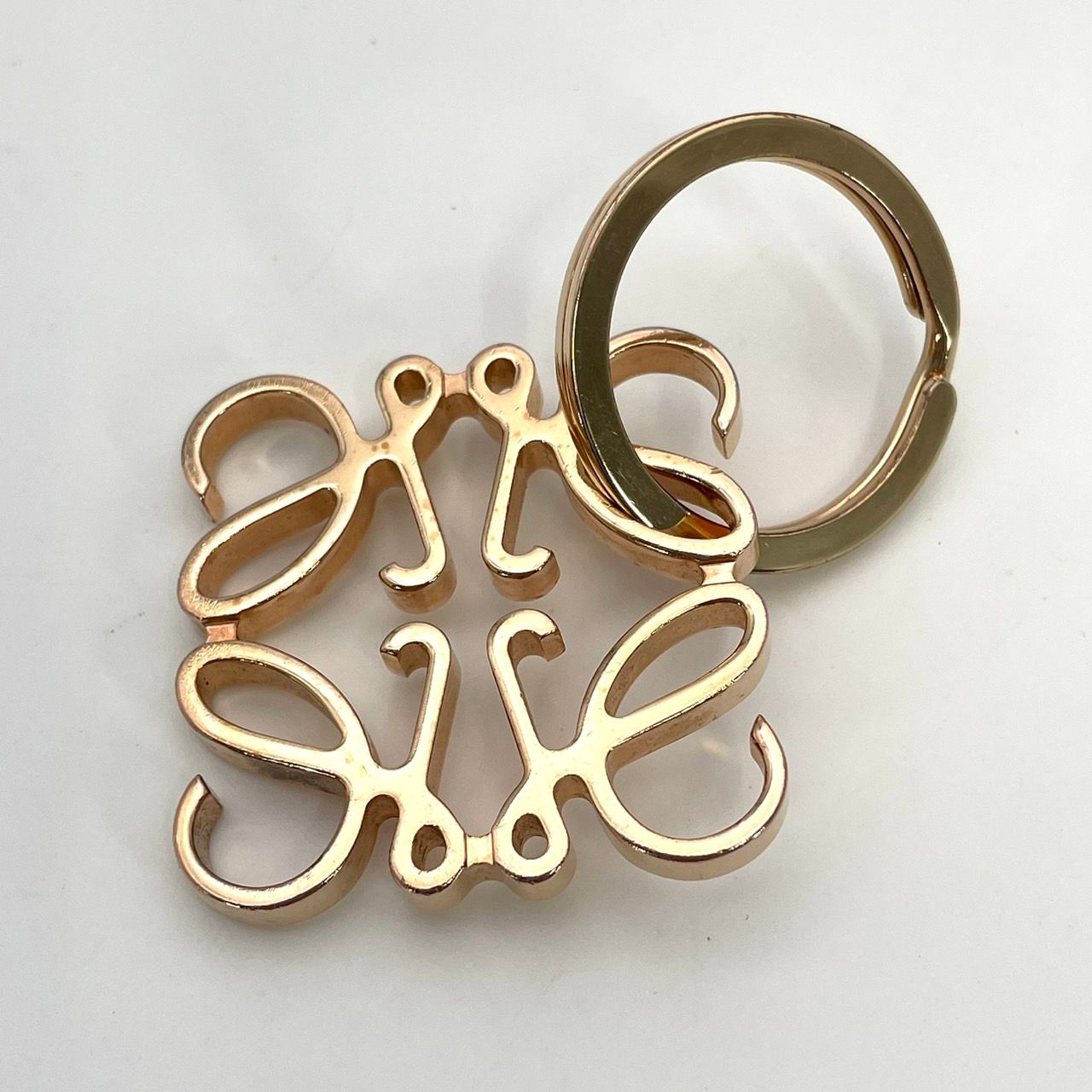 ロエベ LOEWE アナグラム キーホルダー キーチャーム ピンクゴールド