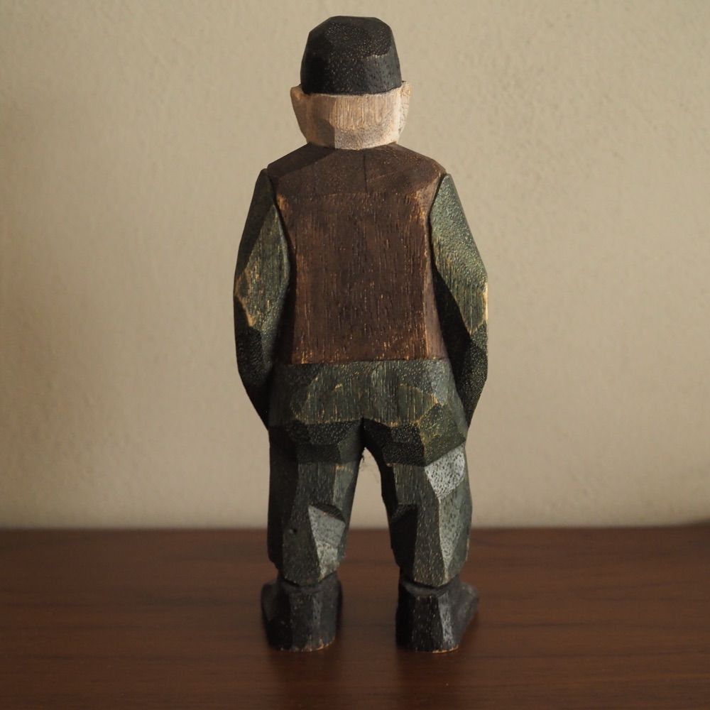 ヴィンテージ　木造りのお人形 Nordic 木製人形 小人-pink | エストニア雑貨,雑貨 | ANTIKAと