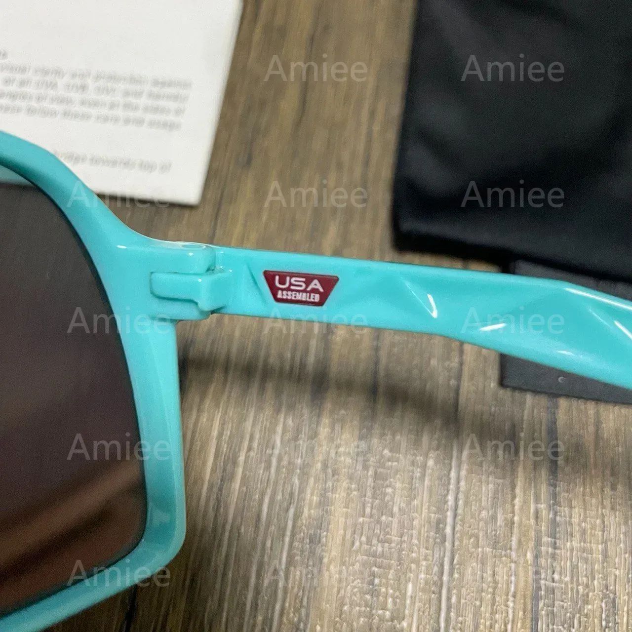 0137 OAKLEY