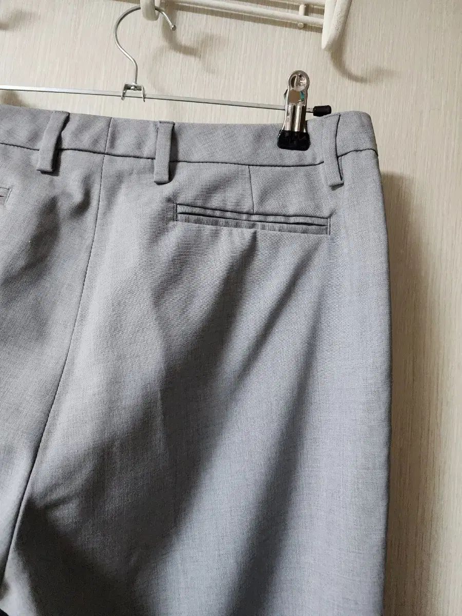 スラックス