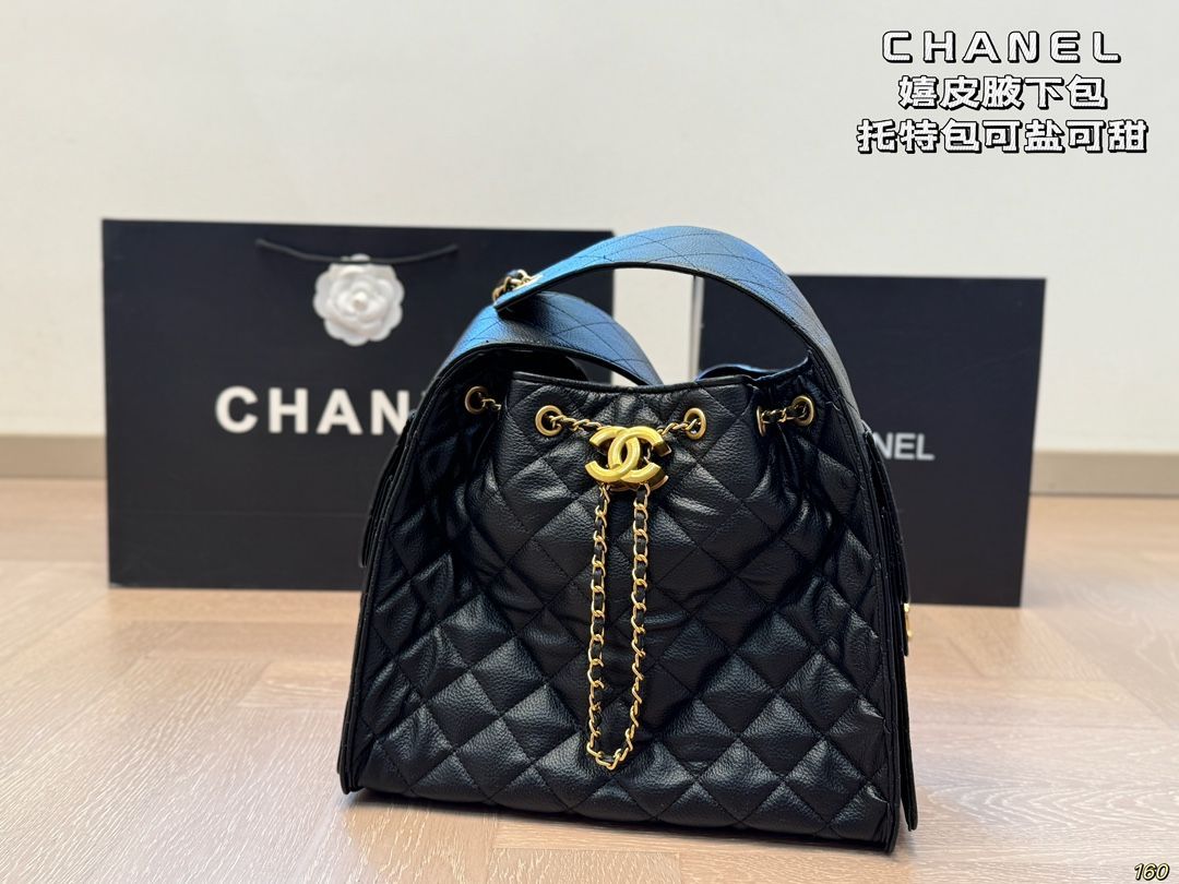 1360 シャネルCHANEL ヒッピー脇バッグトートバッグ これは