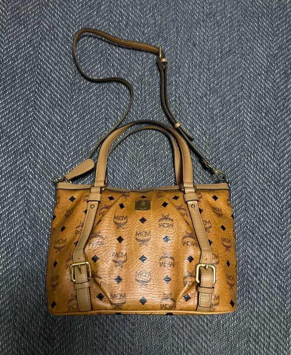 MCM バッグ クロスバック 小さいサイズ