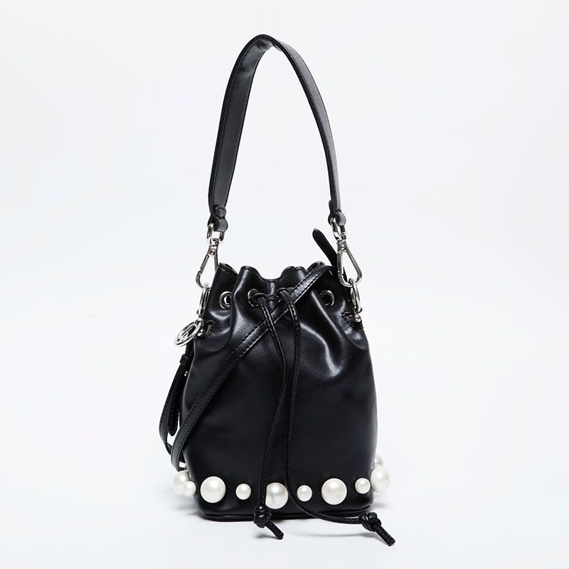 フェンディ モン トレゾール レザー 2way ショルダーバッグ フェンディ(FENDI)フェンディ モン トレゾール 2wayショルダー