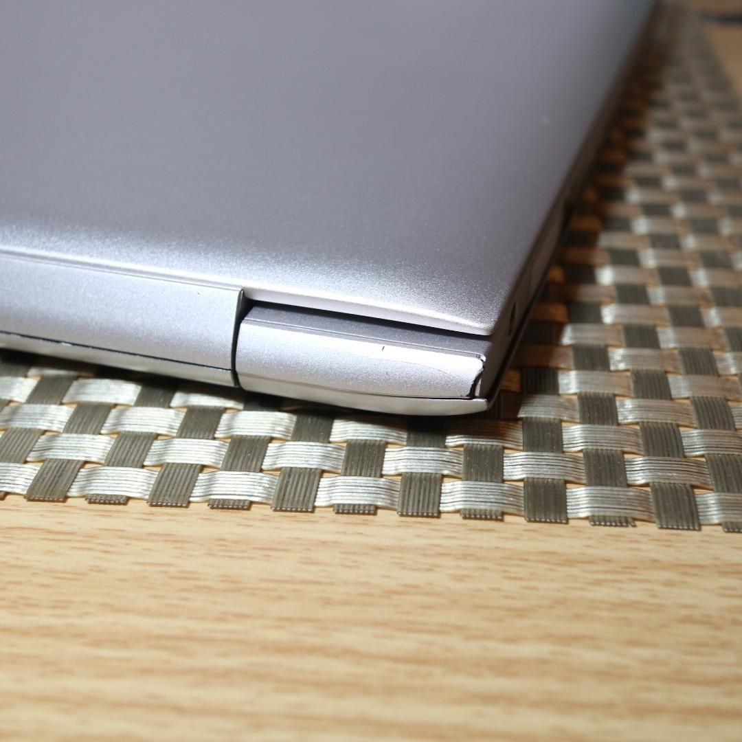 Win11公式対応8世代Corei7|メ16|SSD HDD|無線|カメラ