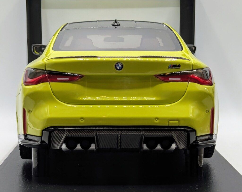 2020 イエロー
