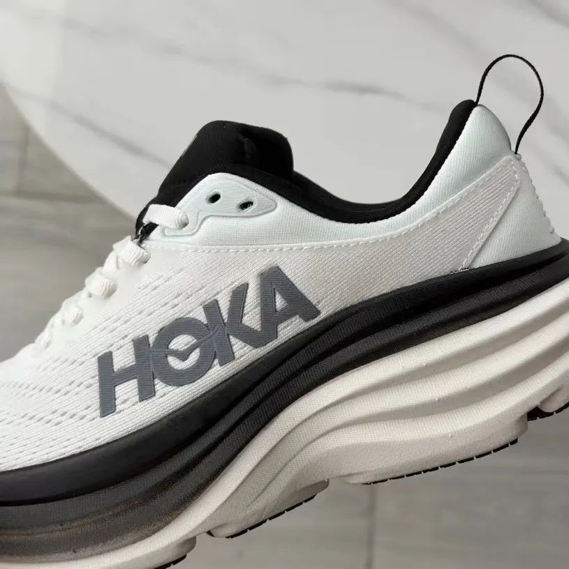 美品 ホカオネオネ ボンダイ 8 HOKA ONE ONE BONDI 8 ランニング 