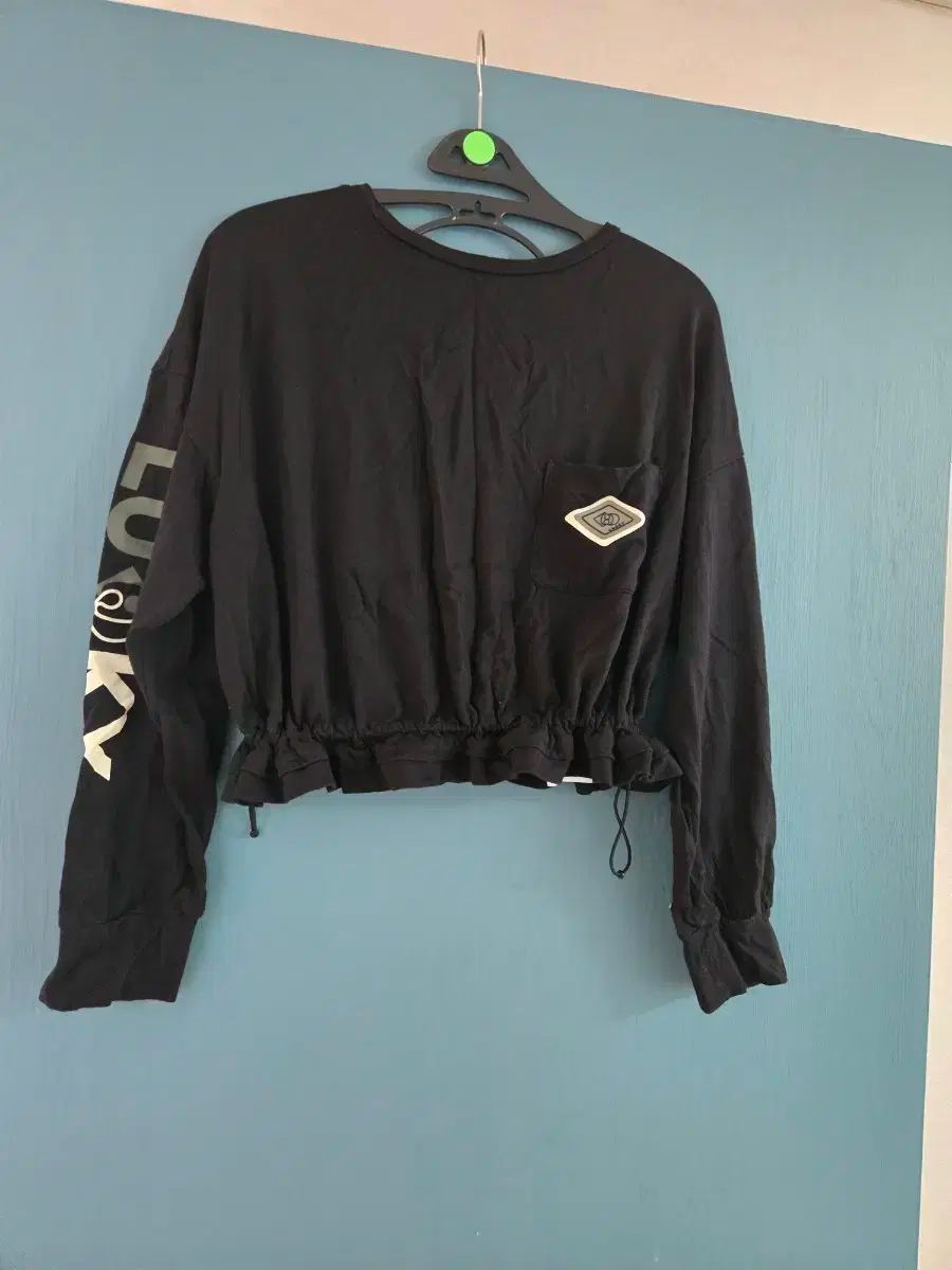 LUCKY CHOUETTE ラッキーシュエトゥ クロップドパーカー