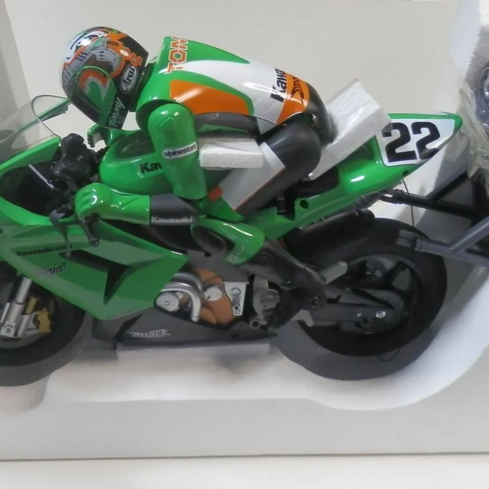 逸品☆ 超レア 日本未発売品 Nikko Kawasaki Ninja ZX-10R 新品 1/5