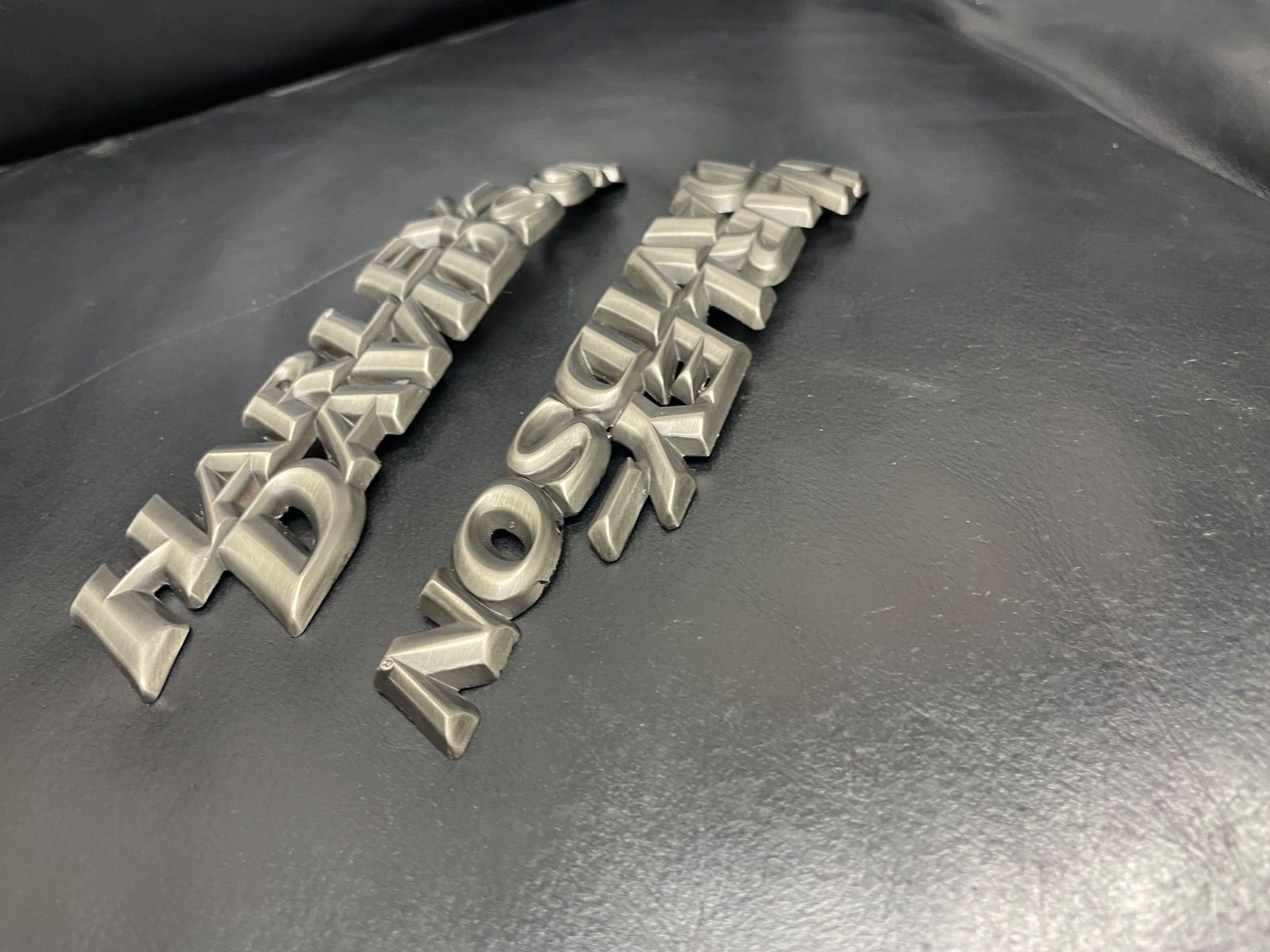 ハーレーダビッドソン Harley-Davidson 純正 タンクエンブレム