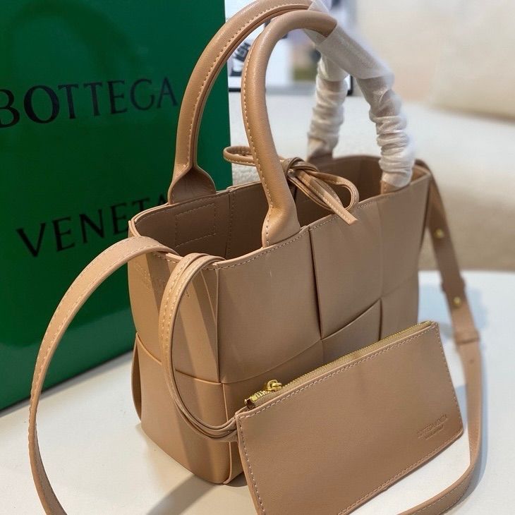 新品 未使用 BOTTEGA VENETA ハンドバッグ  ショルダーバッグ