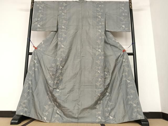 平和屋着物●本場大島紬　中国三大刺繍　汕頭刺繍　スワトウ刺繍　舞花文　ますいわ屋扱い　正絹　逸品　AAAU8233zg 平和屋着物○本場大島紬 中国三大刺繍 汕頭刺繍 スワトウ刺繍 舞花文