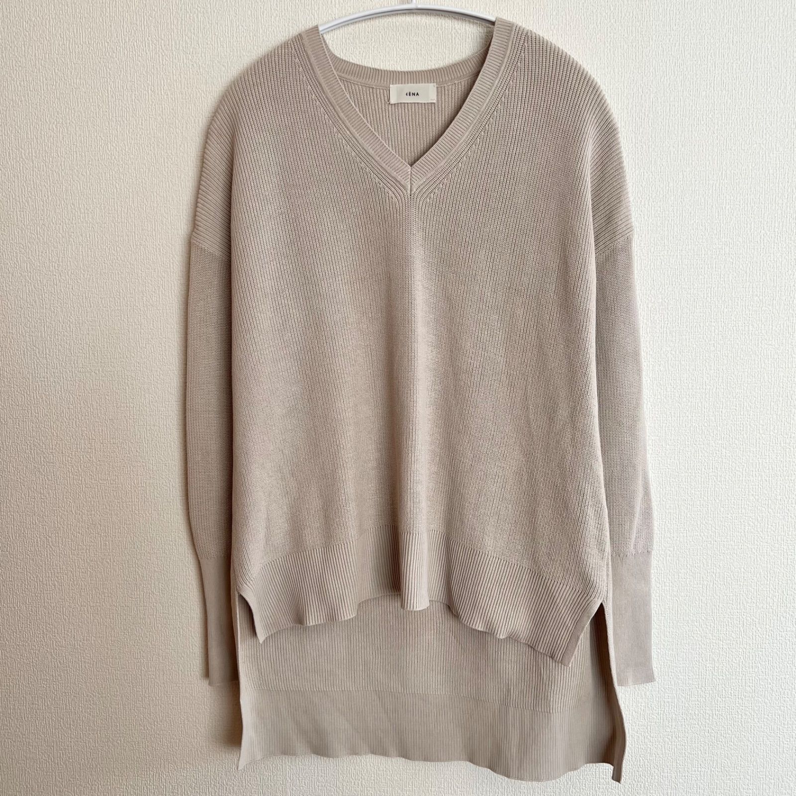 IENA♡COTTON GASS Vネックプルオーバー（新品） IENA（イエナ）の「COTTON GASS Vネックプルオーバー◇（ニット