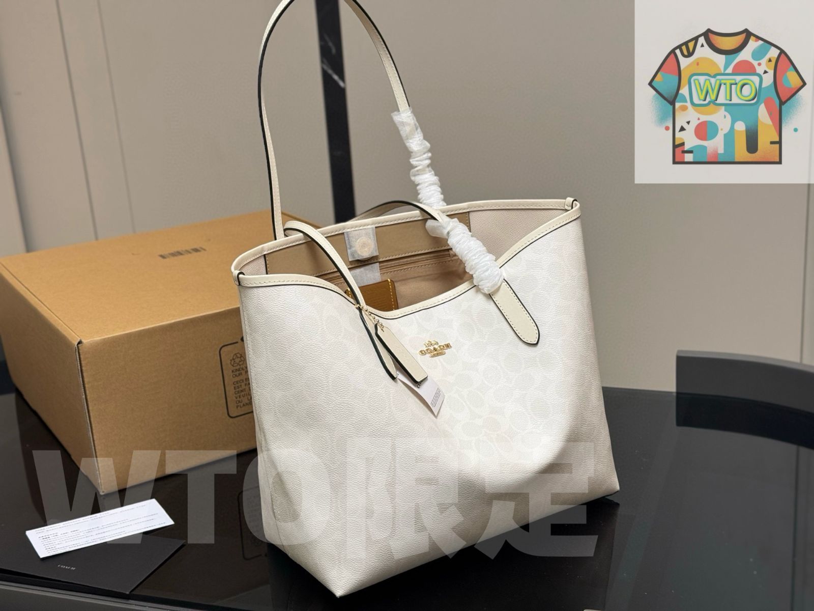 未使用品同等 COACH コーチヴァーシティ トートバッグ/ポーチ付き Amazon | [コーチ] バッグ トートバッグ シグネチャー ロゴ