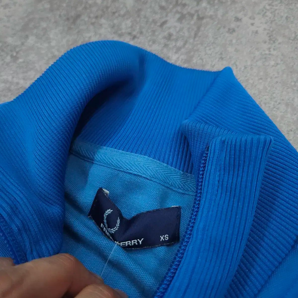 FRED PERRY(フレッドペリー) サイドライン トラックトップス