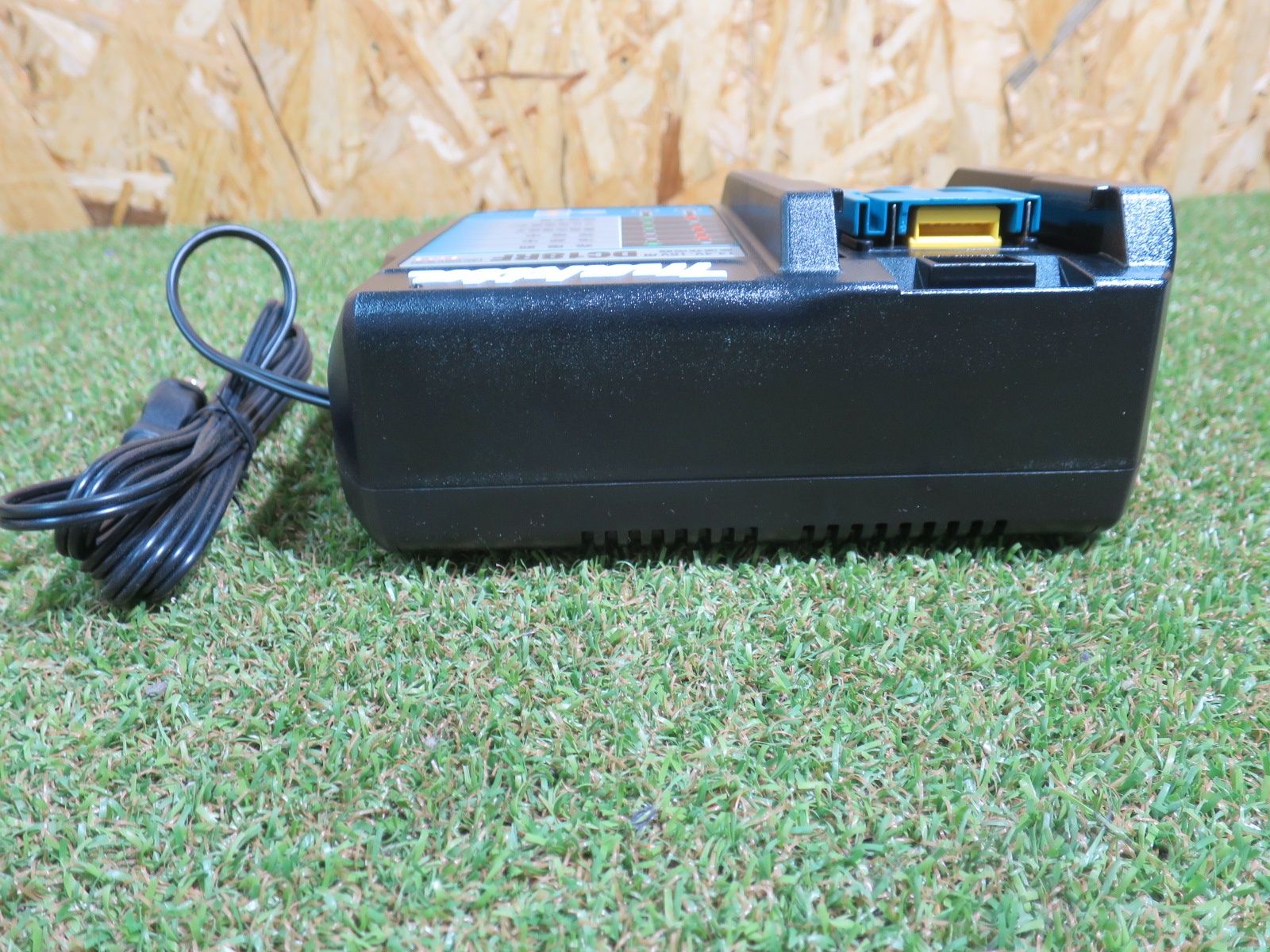 マキタ makita DC18RF リチウムイオン バッテリ用 急速 充電器 14.4V