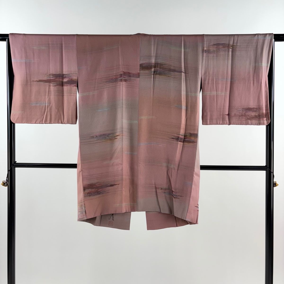 道中着 身丈93 cm 裄丈66 M 和装コート 落款あり 霞 地紋 薄紫 正絹 秀品