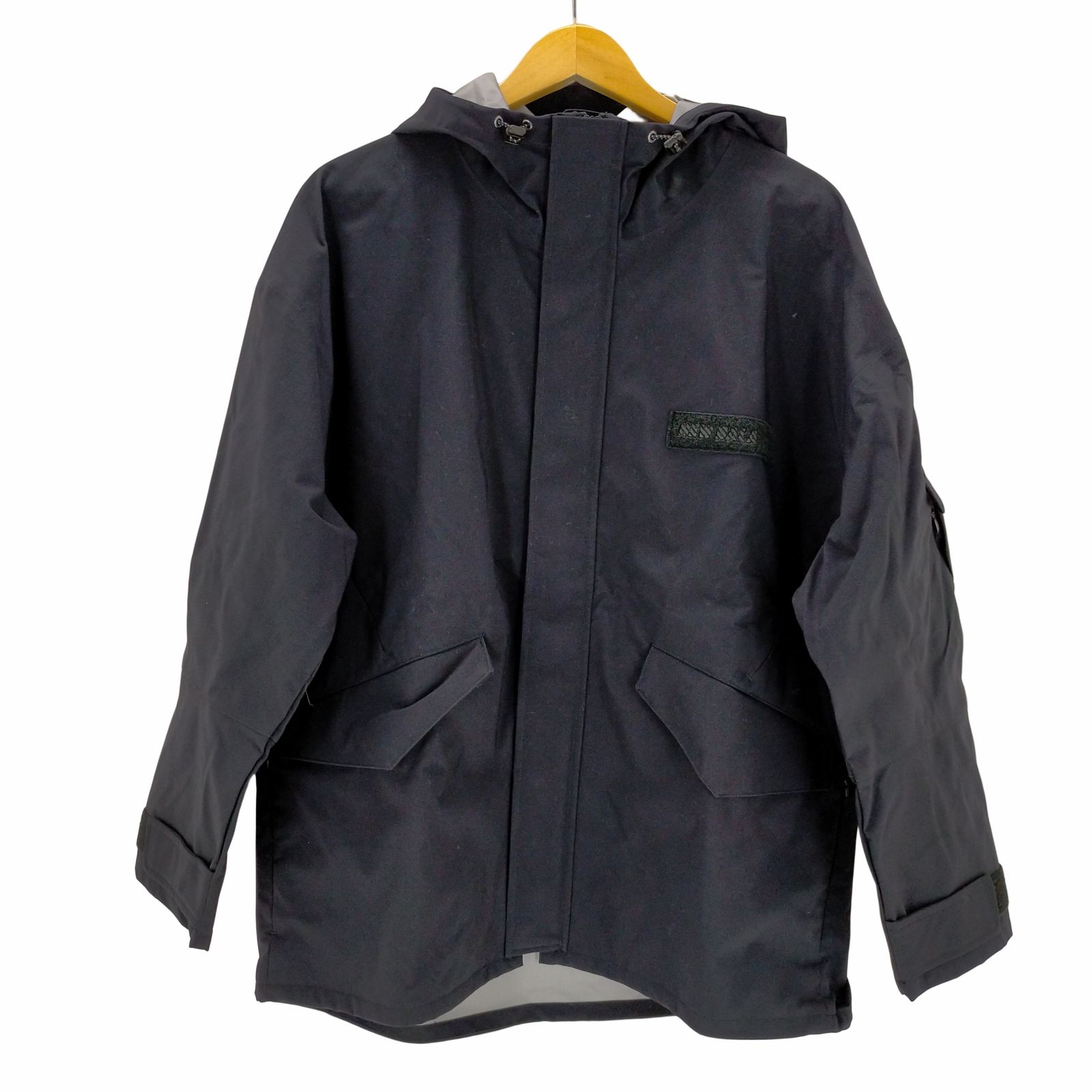 ニューバランス MET24 Military Shell Parka Mサイズ もっとアクティブに、もっとタフに、もっと自由に。ニューバランス