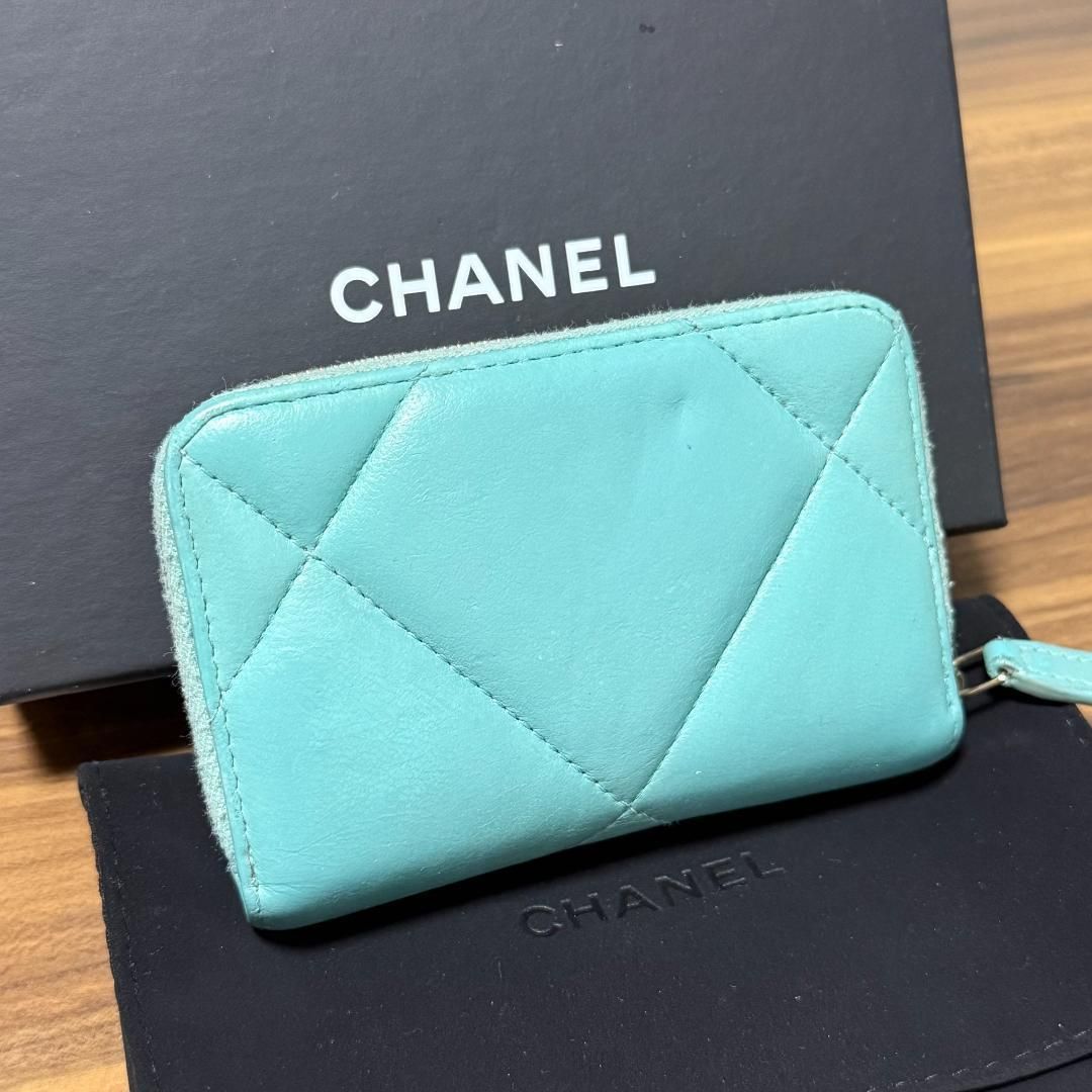 ⭐️美品 シール カードあり⭐️CHANEL 19 コインケース ミニ ⭐️美品 シール カードあり⭐️CHANEL 19 コインケース ミニ