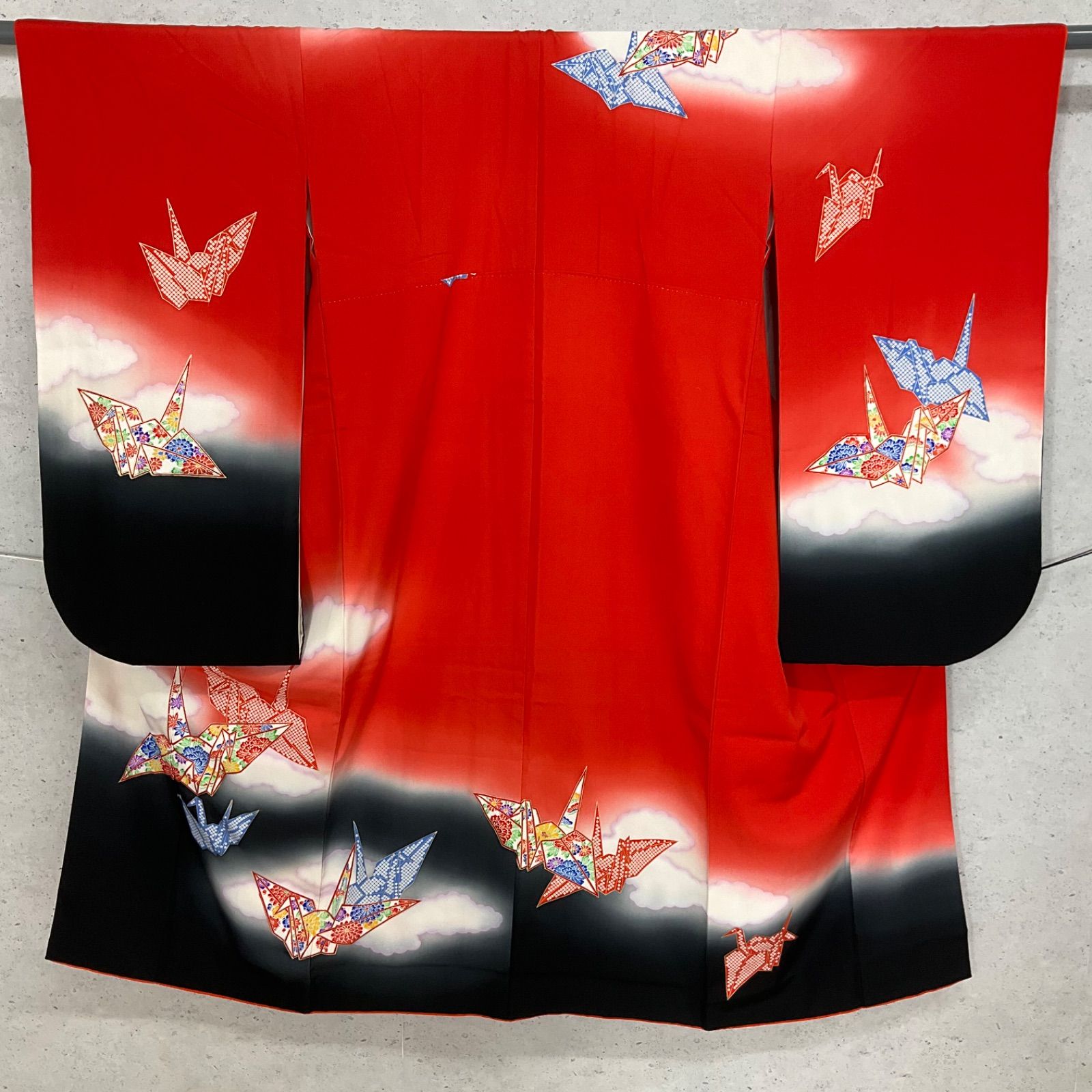 正絹⭐️子ども着物 ⭐️超美品 ◇kimono+one◇美品◇7歳くらい用◇子供着物◇正絹◇刺繍半衿付き