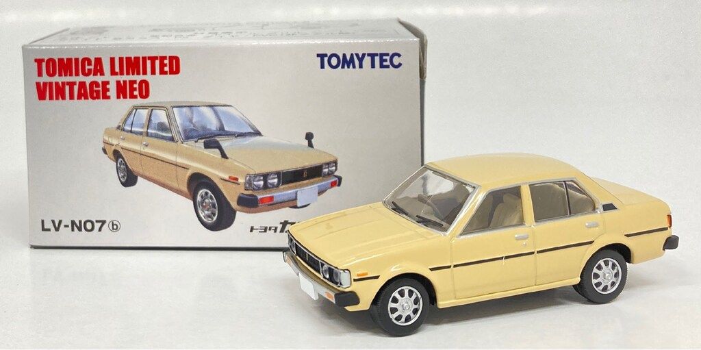 【新品】TOMICALIMITEDVINTAGENEOトヨタカローラ1500SE LV-N08c トヨタ カローラ 1500SE リミテッド（ベージュ） | 製品