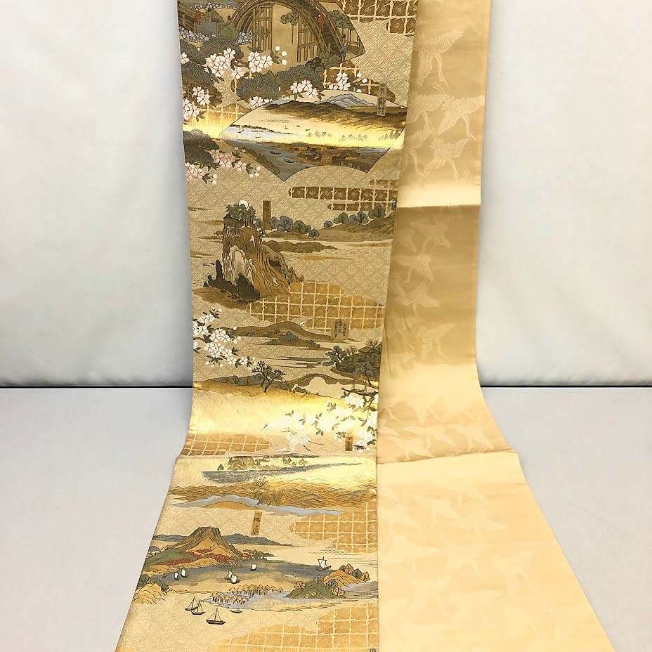 ss5963　未使用品　袋帯　ゴールド系　北斎と広重諸国名所めぐり　全通全景帯　金地色　日本画　全通柄　絹100％　正絹　仕立て済み　訪問着　留袖　和装　着物　上品　婦人用　女性用 ss5963 【未使用品】 袋帯 ゴールド系 北斎と広重諸国名所めぐり 全通