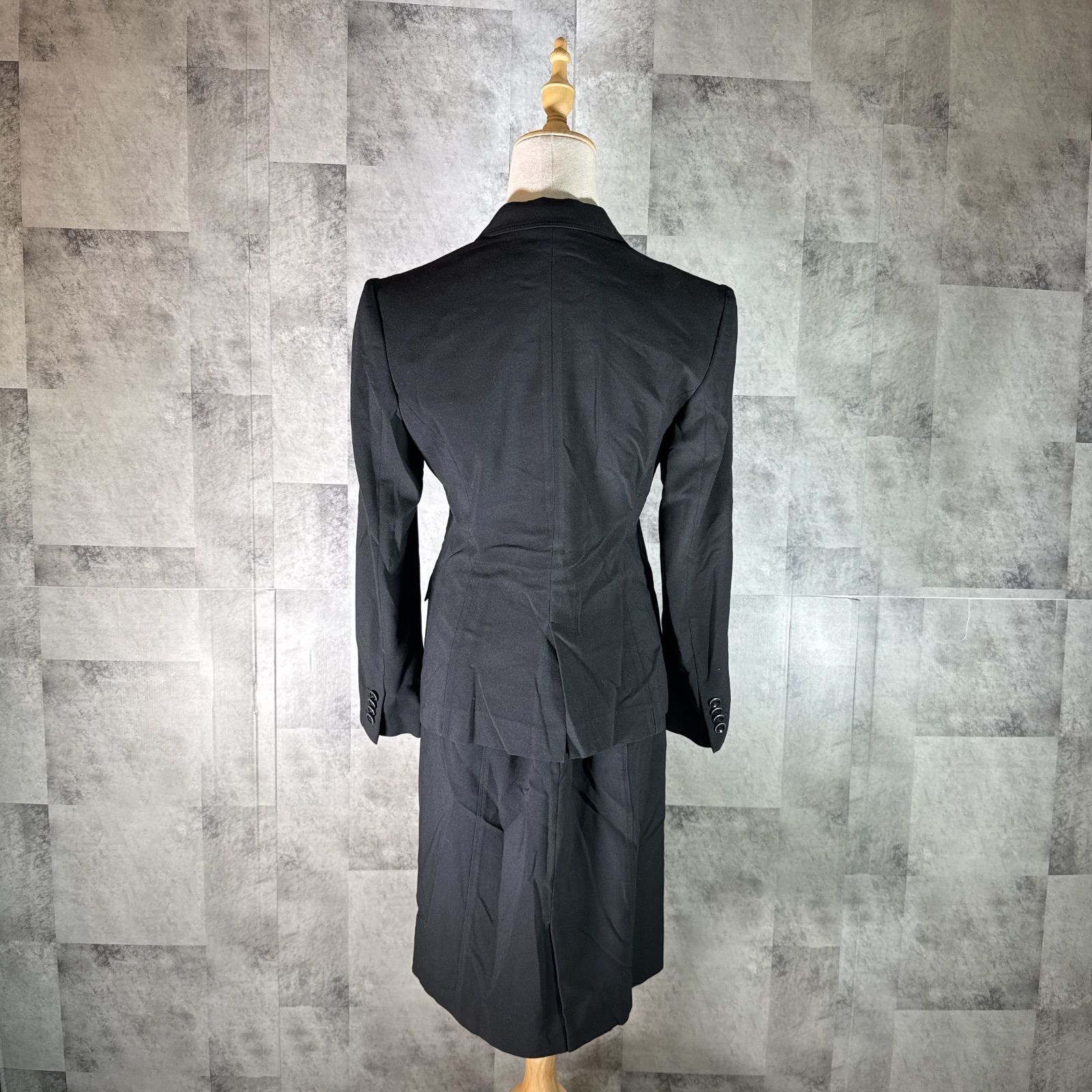 美品　Burberry バーバリーロンドン スカートスーツ　就職　黒　38 BURBERRY ブラックスカートスーツ 38 美品 Burberry バーバリー