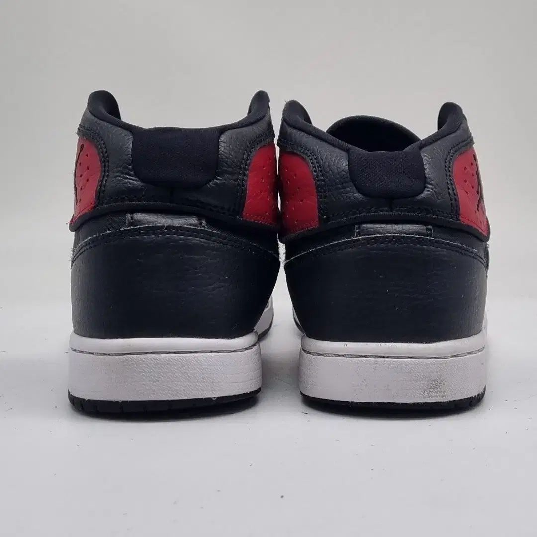 沖縄アダン＊588.604.605.608-612 NIKE(ナイキ) ジョーダン アクセス ブレーザー スニーカー 250