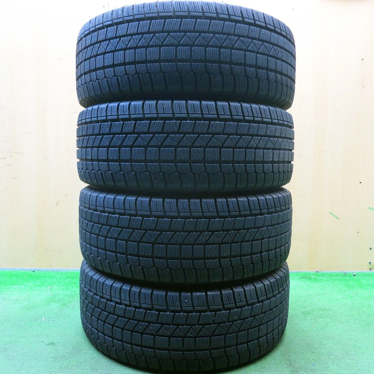 バリ溝 綺麗 9.5分 スタッドレス 205/55R16 LOXARNY SPORT BADX