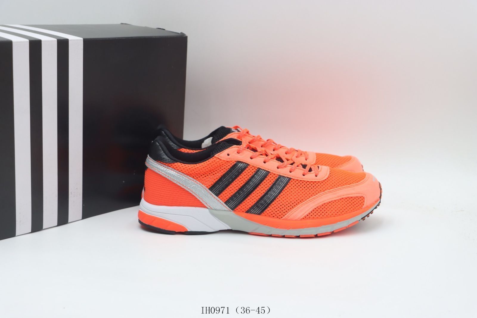 adidas ブラック/オレンジ スニーカー 収納バッグ付き 210.jpg