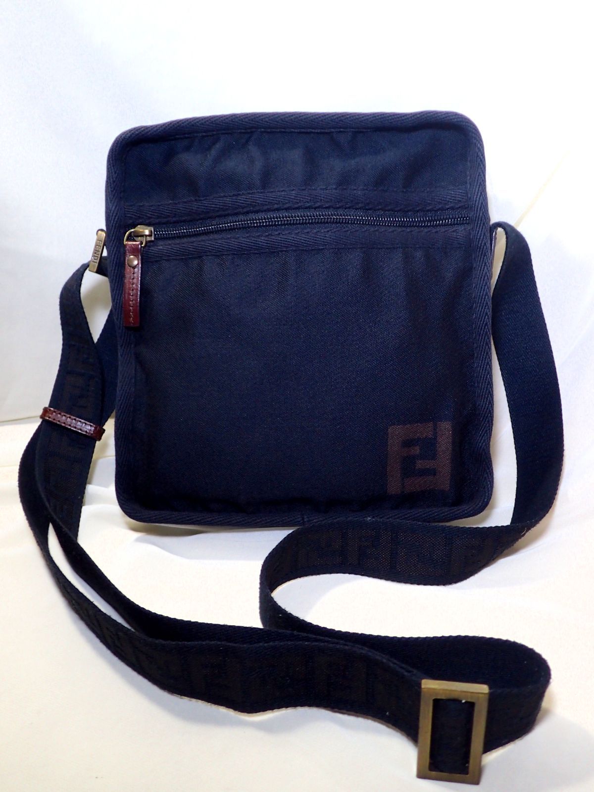 正規品・極美品 FENDI フェンディ ショルダーバッグ FF キャンバス 
