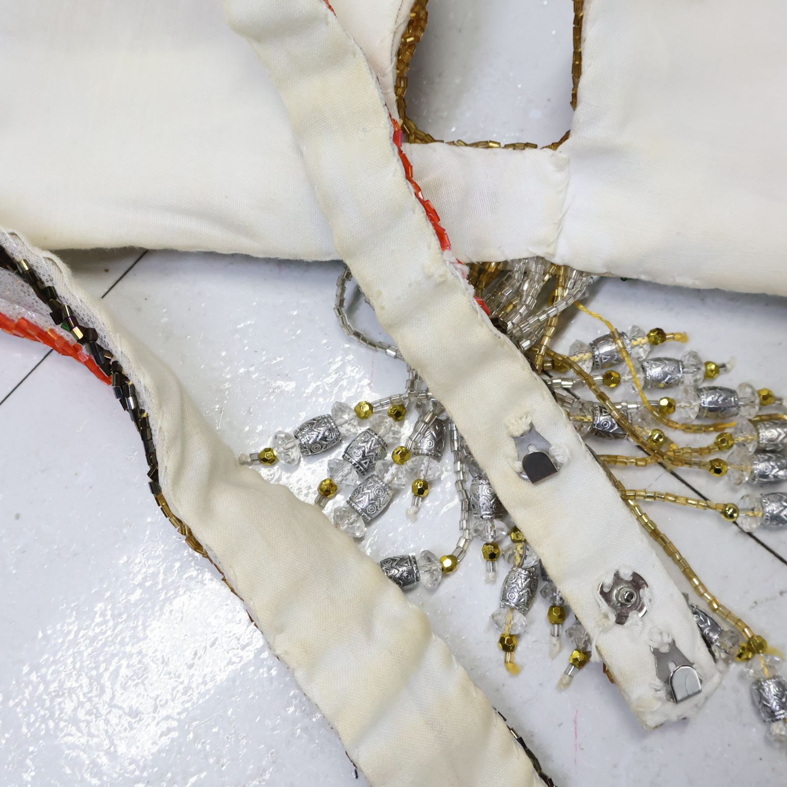 ベリーダンス用 オリエンタル衣装】ホワイト ラインストーン ビーズ