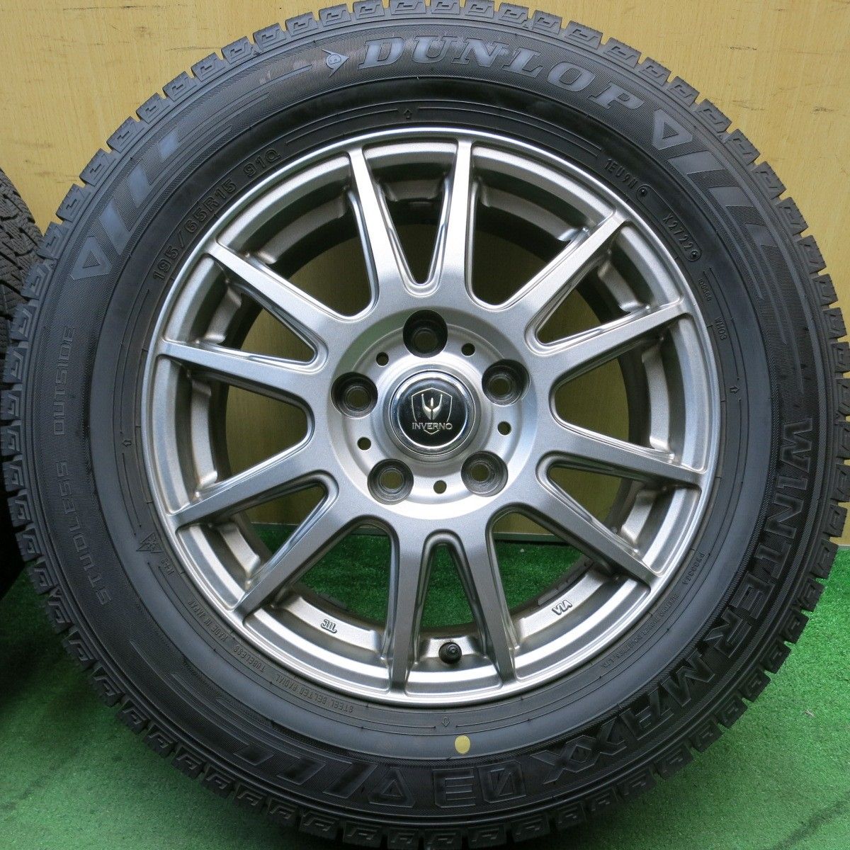 195/65R15 バリ溝 スタッドレス 15インチ スタッドレスタイヤ 195/65R15 バリ溝 スタッドレス 15インチ スタッドレスタイヤ