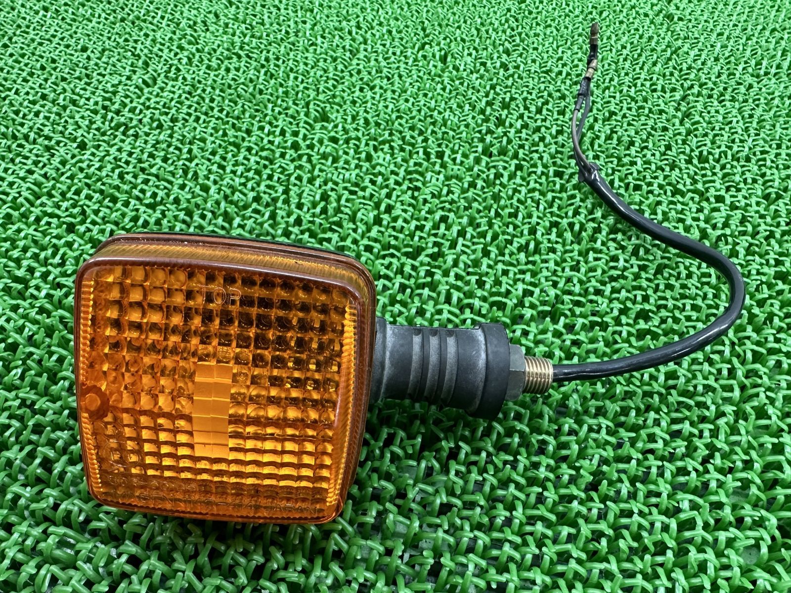 TW200 リアウインカー 左 1142-414 ヤマハ 純正 中古 バイク 部品 2JL