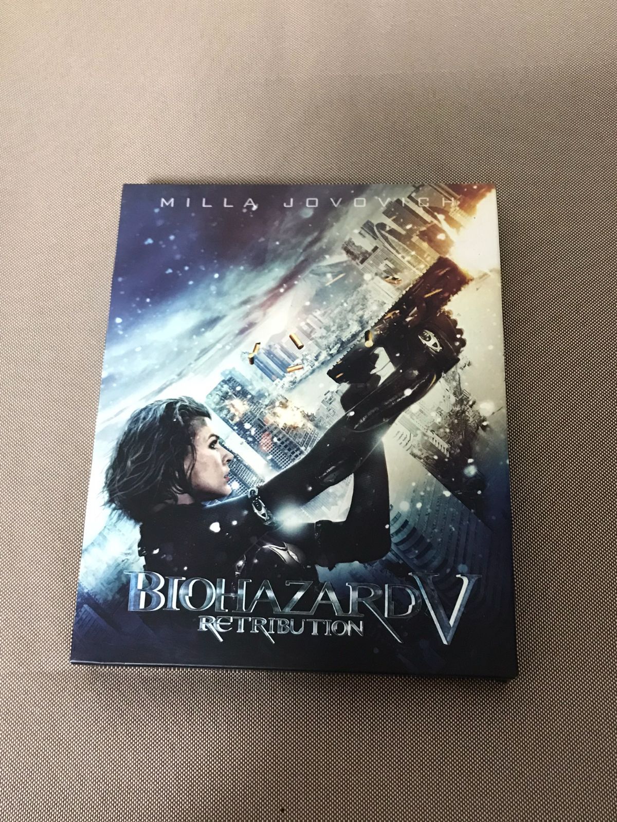 映画 【Blu-ray】バイオハザードV　 リトリビューション 　ブルーレイu0026DVDセット(初回生産限定) ミラ・ジョヴォヴィッチ