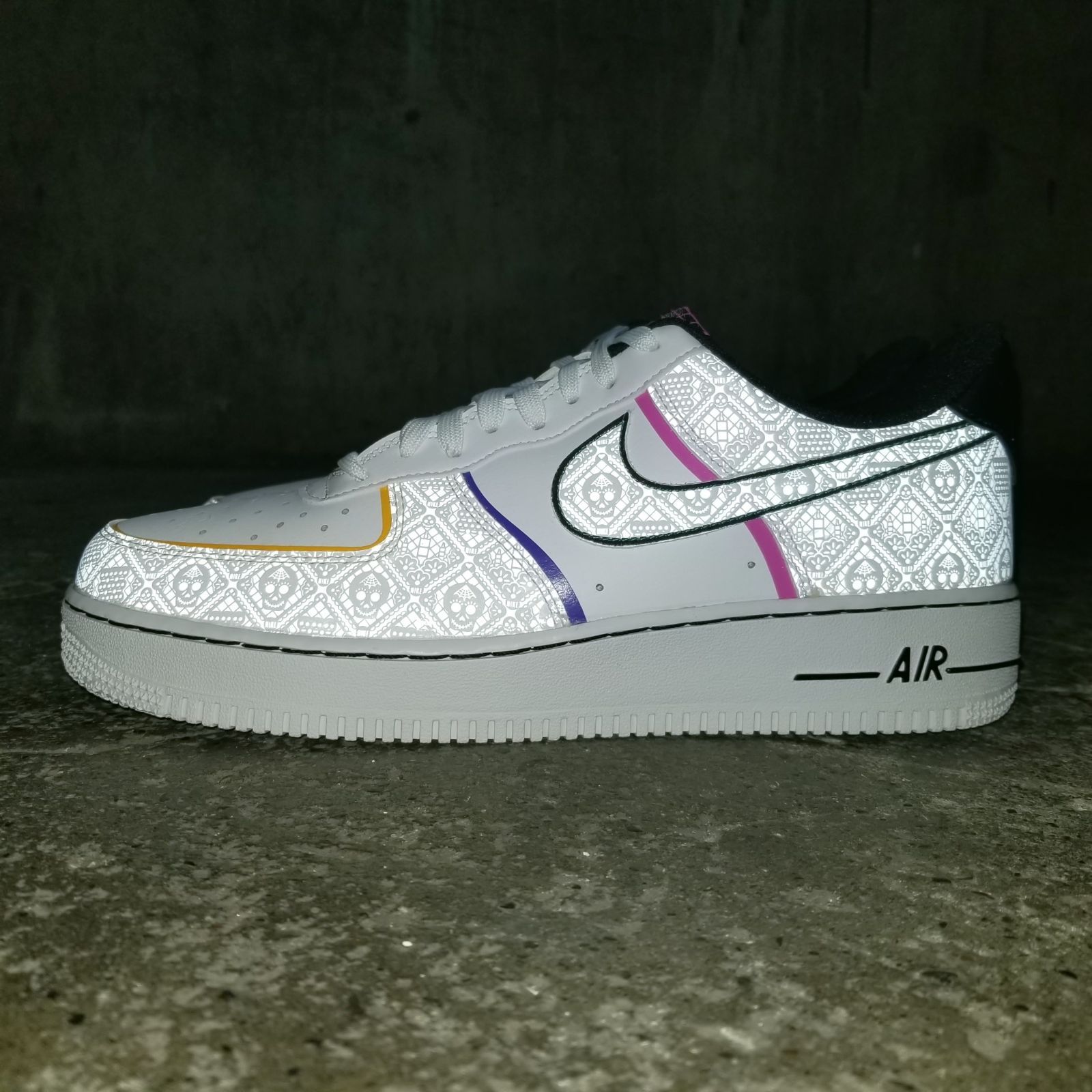 NIKE AIR FORCE 1 