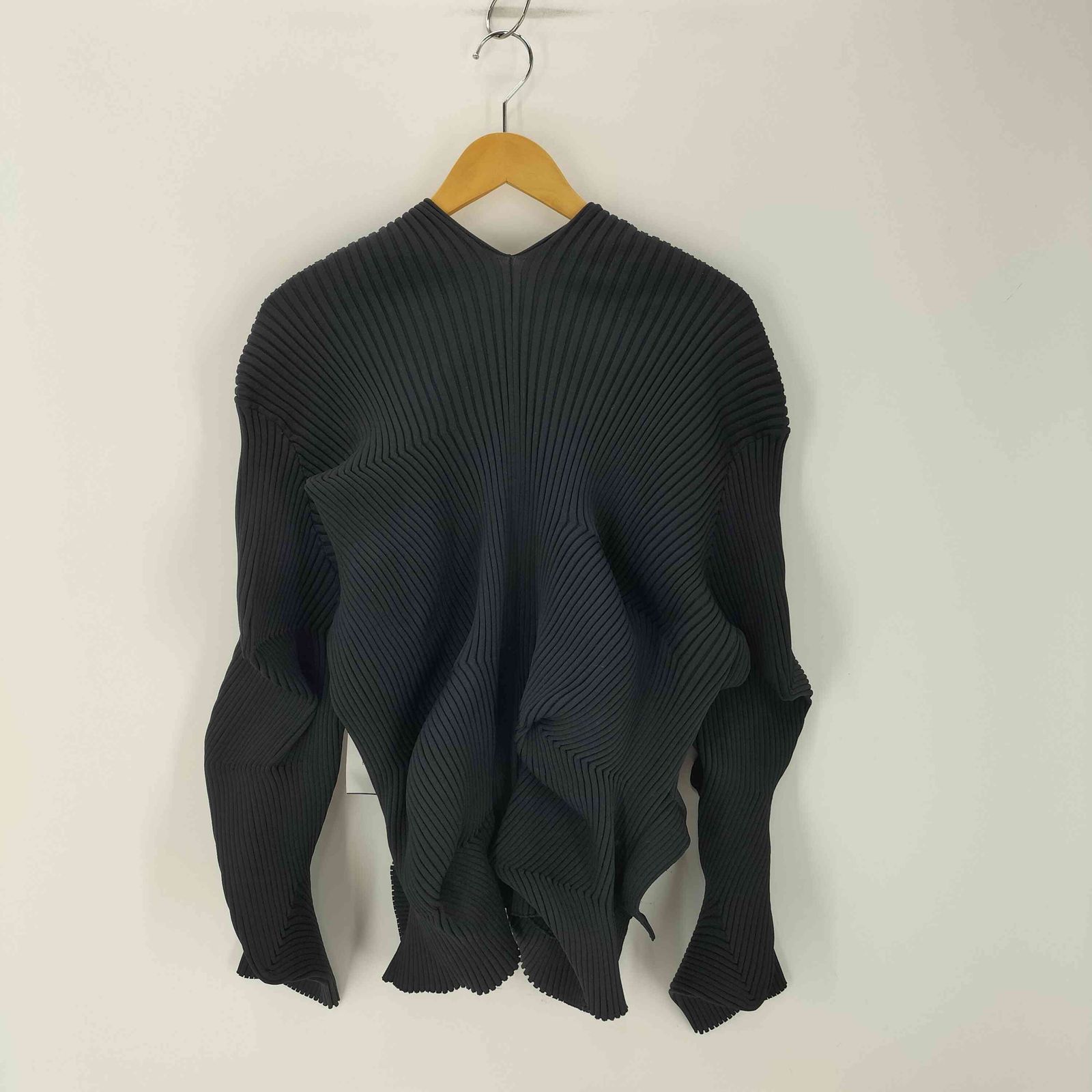 JNBY(ジェイエヌビーワイ) Curved 3D Cardigan 変形カーディガン レディース imp 中古 古着 0357 ジェイエヌビーワイ JNBY Curved 3D Cardigan 変形カーディガン