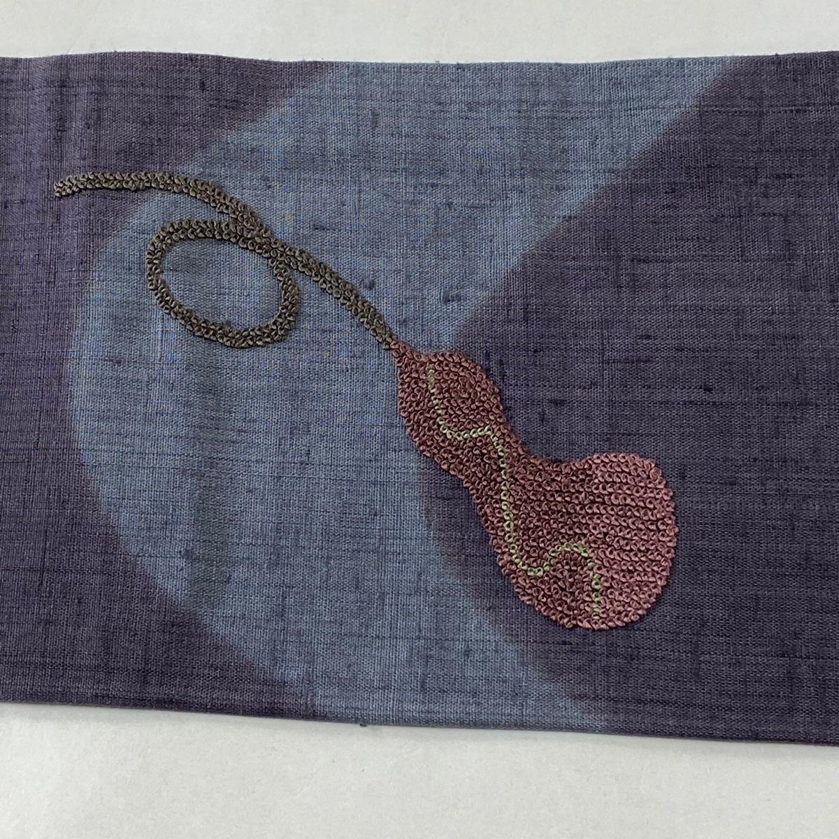 [美品] 紬地　正絹　袋帯　流水　紫　青　松　刺繍　カジュアル　小紋　紬　無地 楽天市場】【新古品】 袋帯 正絹 絹 京都 西陣 吉村織物 紬 ぬれ