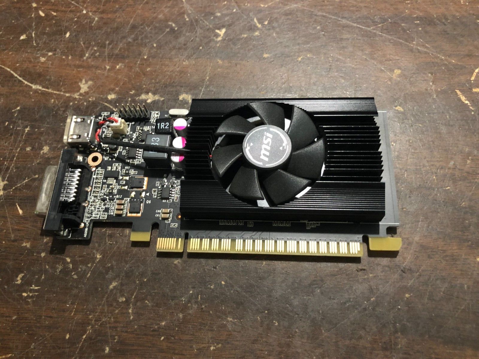 MSI Nvidia Gece GT 710 2GB DDR3 ゲーミング/グラフィックス カード