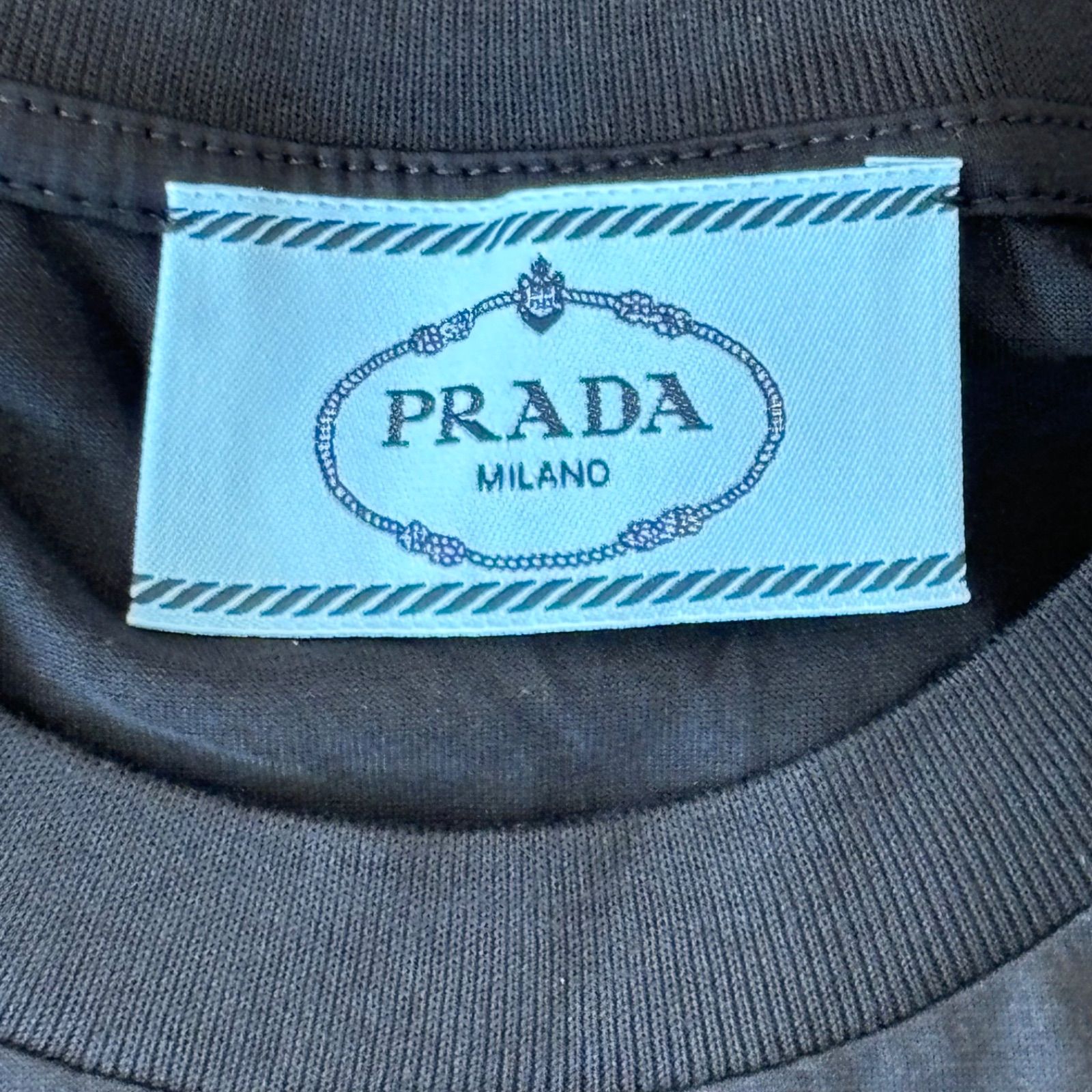 PRADA プラダ 未使用 Tシャツ 半袖 カットソー トップス Sサイズ