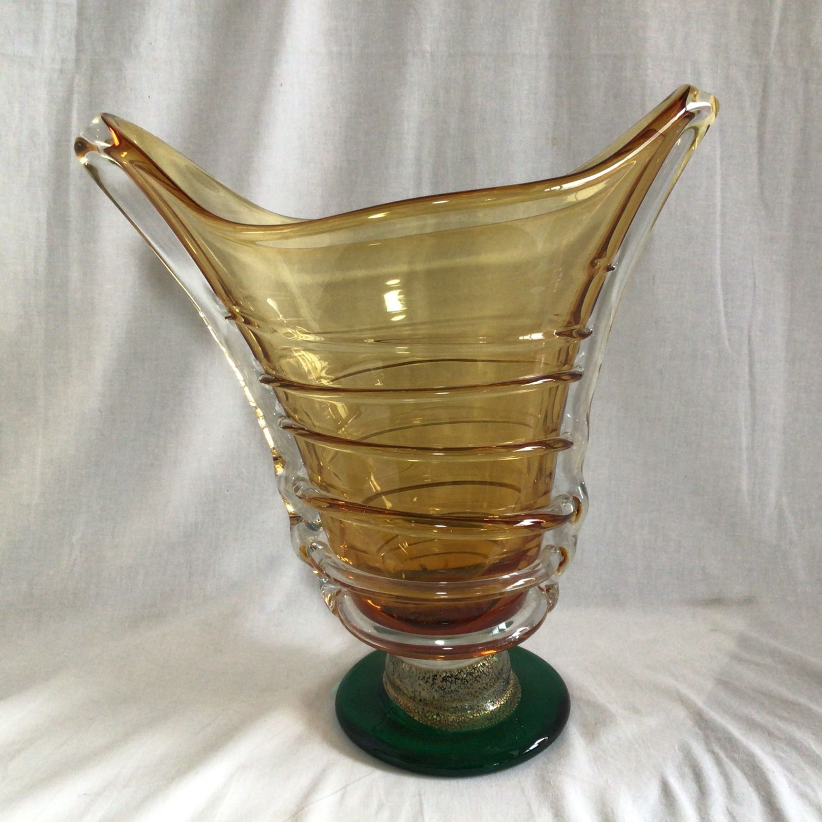 津軽びいどろ　トロフィー 特大】 津軽びいどろ ガラス アンティーク 花瓶 トロフィー型 - メルカリ