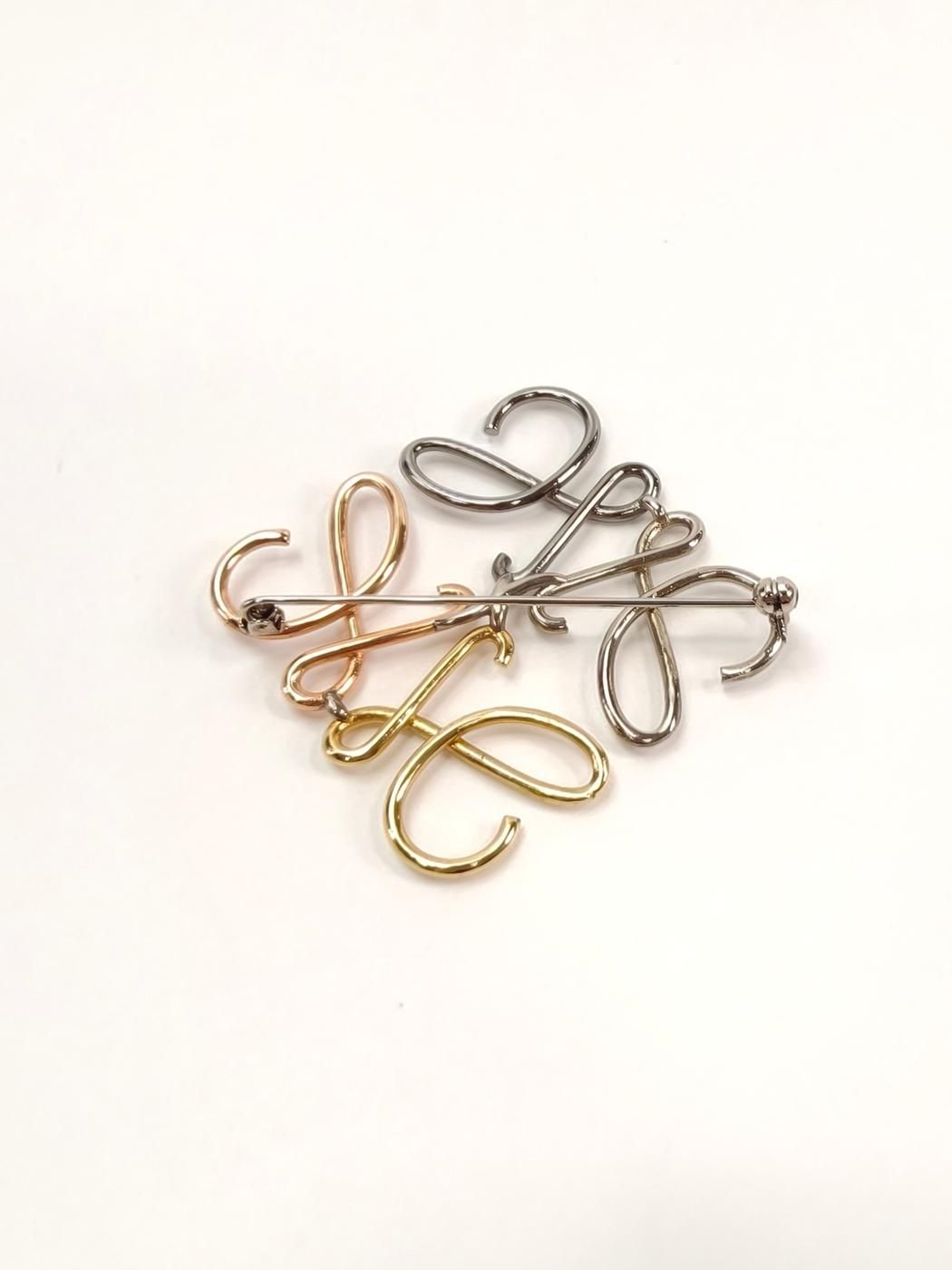 LOEWE ブローチ ゴールド ロエベ ブローチ アナグラム 111.25.020