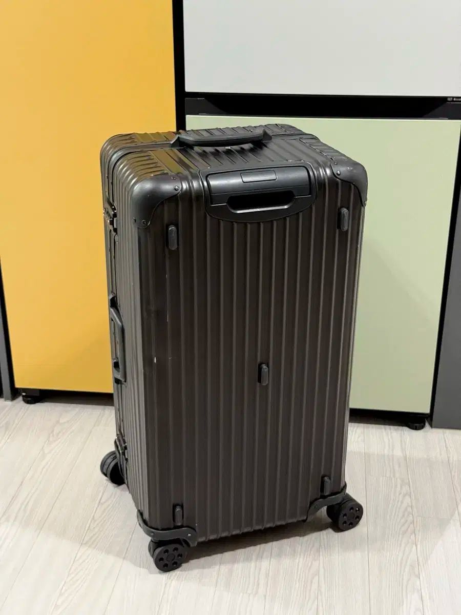 リモワ クラシックフライト 61L TSAロック4輪 廃盤モデル971.63