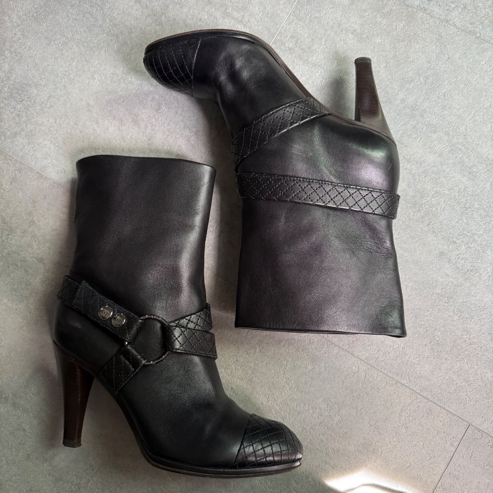 CHANEL シャネル マトラッセ レザー ベルトブーツ ココマーク ミディアム丈 ブラック 37C 24cm